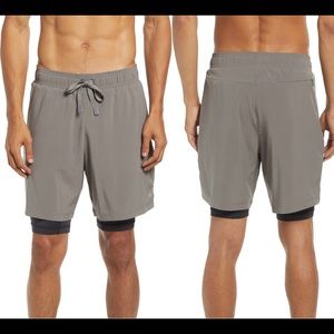 ALO Yoga 2-in-1 Unity short